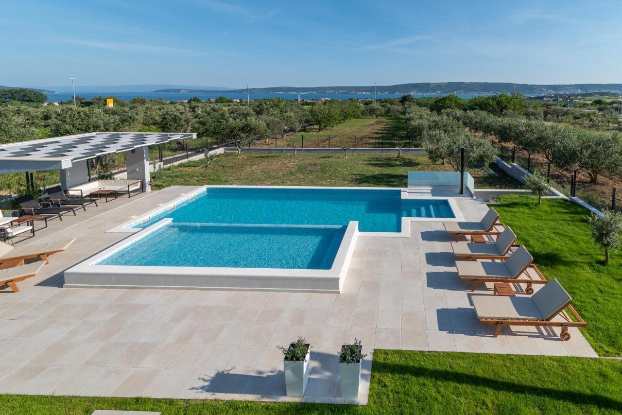 Vitis Villa Kaštel Novi Buitenkant foto