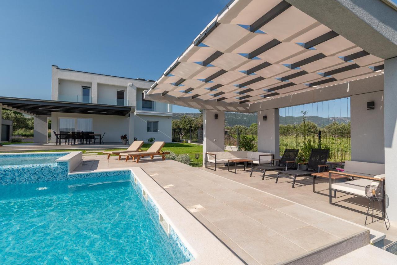 Vitis Villa Kaštel Novi Buitenkant foto