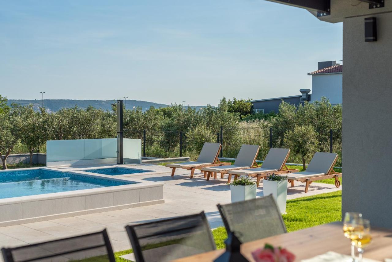 Vitis Villa Kaštel Novi Buitenkant foto