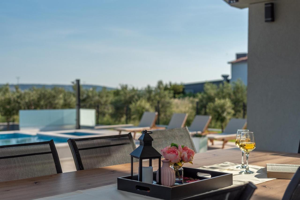 Vitis Villa Kaštel Novi Buitenkant foto